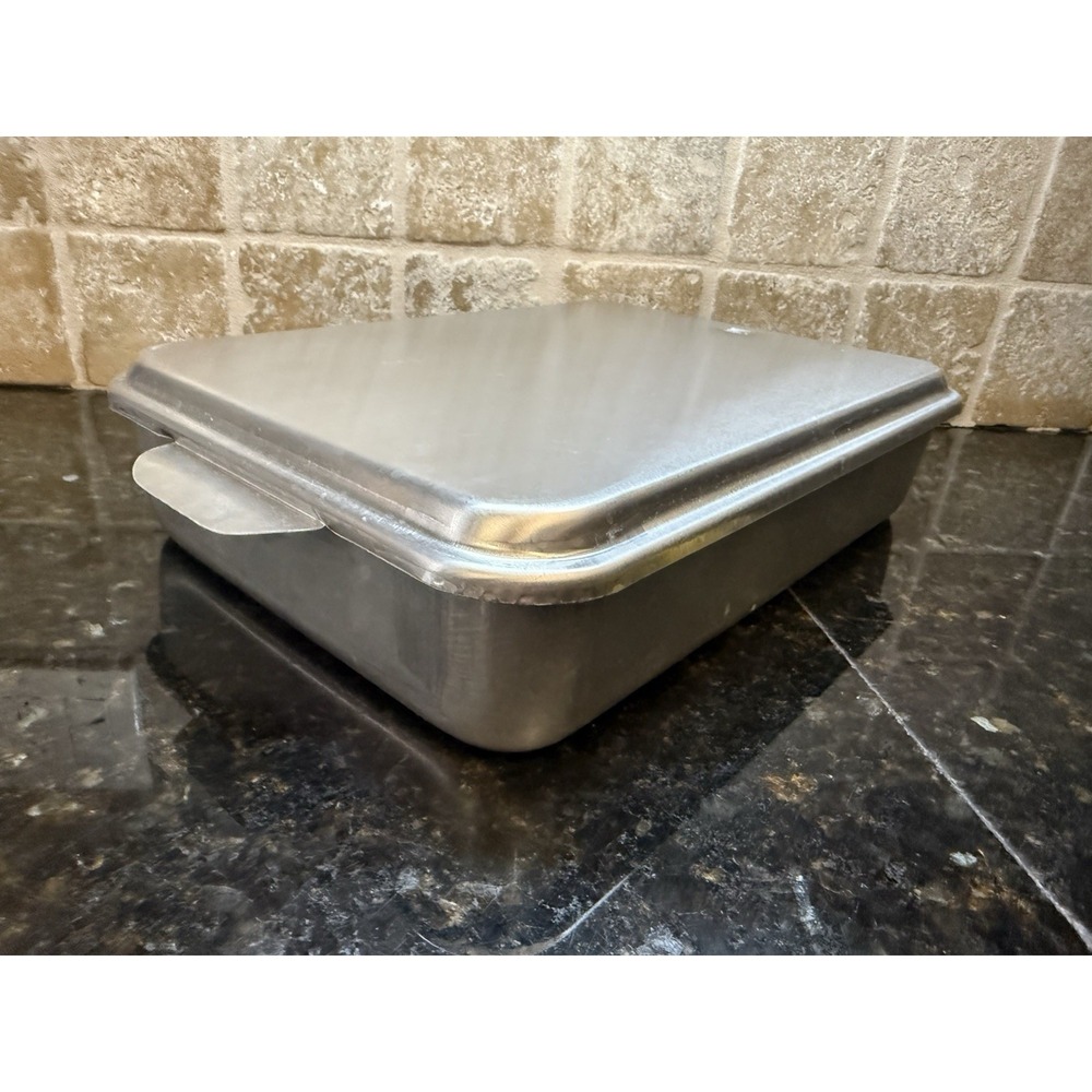 Vintage MIRRO Aluminum Cake Brownie Pan with Sliding Lid 13x9x 2-5/8 USA